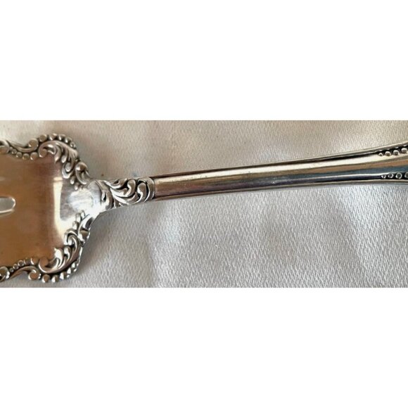 Antique 1898 Wm. A. Rogers “Carlton” Pattern Meat Fork – 8" Ornate Silverplate - Picture 3 of 8